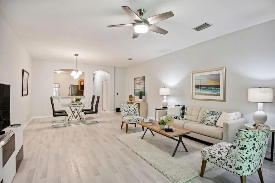 Living room - 18108 Nassau Point Dr