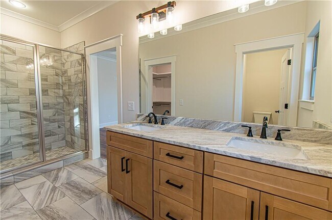 Building Photo - 386 Mulberry Cir