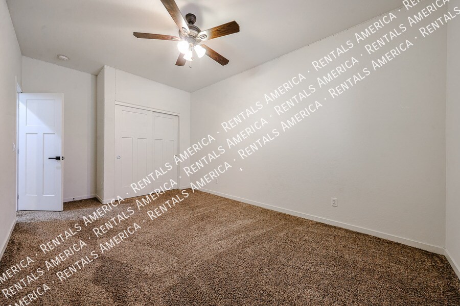 Building Photo - 10428 E Nopal Ave