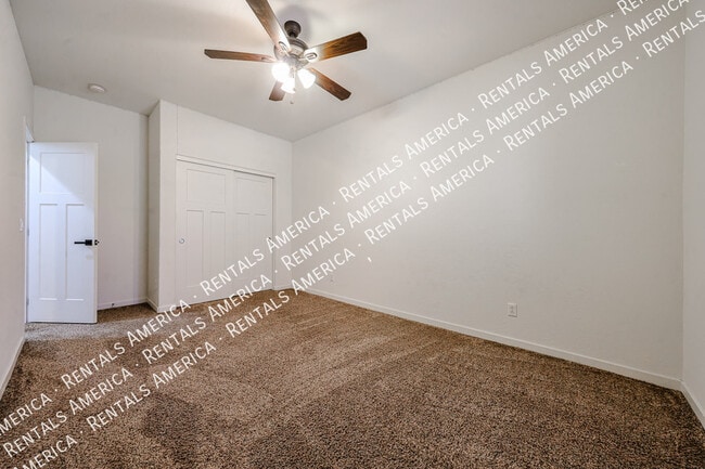 Building Photo - 10428 E Nopal Ave