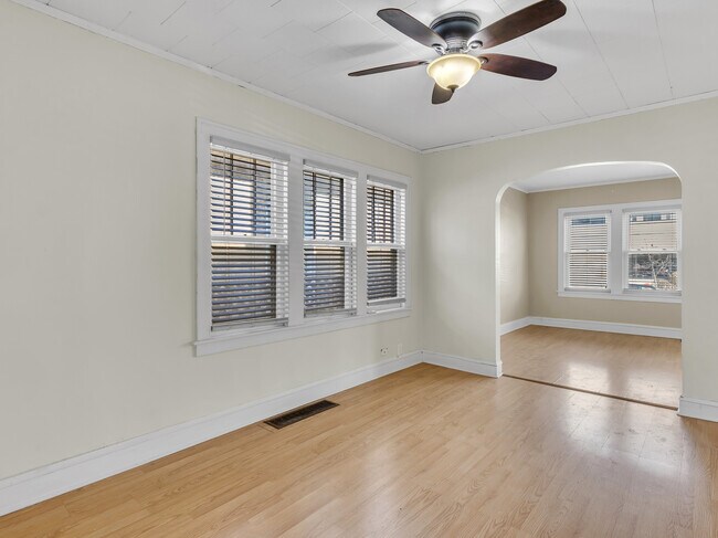 Building Photo - 2516 N Keeler Ave