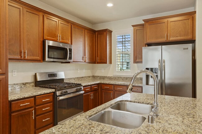 Building Photo - 3920 Purple Finch Ln