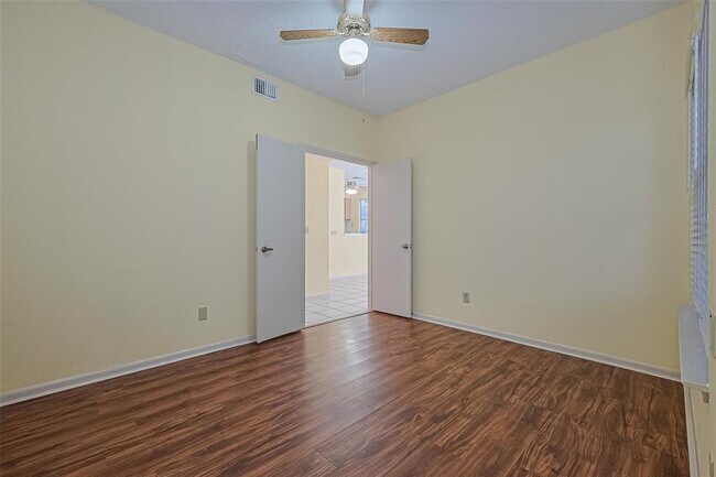 Building Photo - 5127 Smokey River Dr