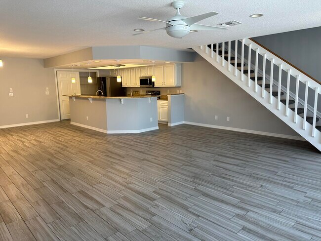 Building Photo - 4949 N Hwy A1A