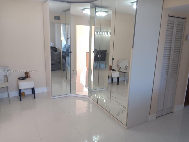 Building Photo - 3703 NE 166th St