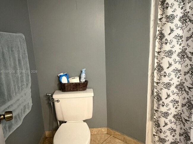 Building Photo - 9715 Fontainebleau Blvd