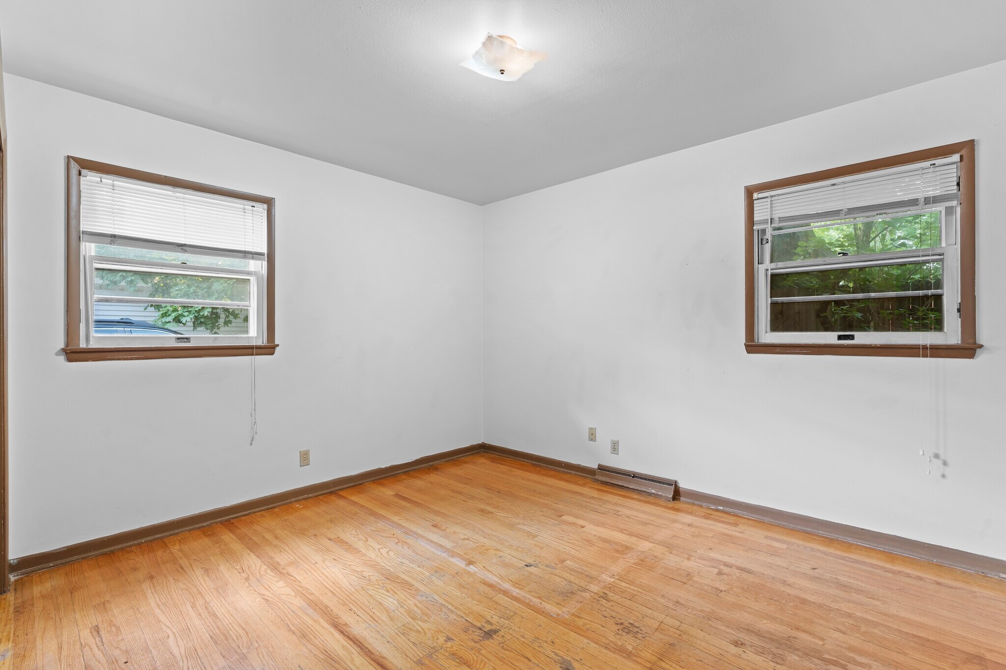 Building Photo - 3216 N Downer Ave