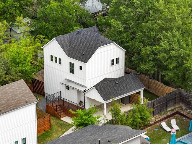 Building Photo - 1213 Eleanor St