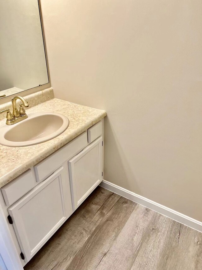 Building Photo - 200 Heroux Blvd