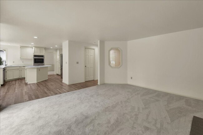 Building Photo - 4Bd/2.5Ba Mill Creek House