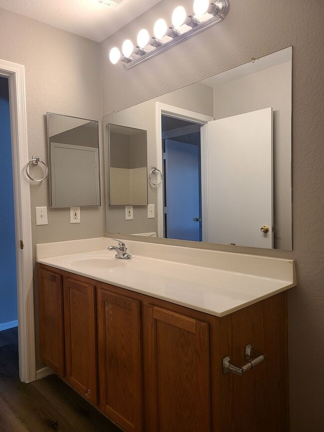 Building Photo - 19408 N Smith Dr