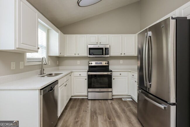 Building Photo - 139 Legacy Dr