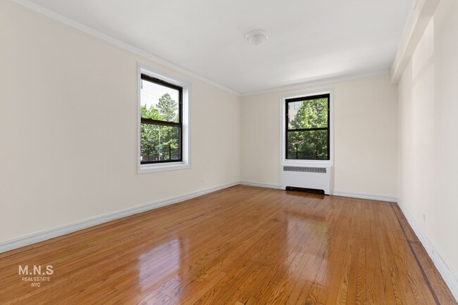 Building Photo - 175-27 Wexford Terrace