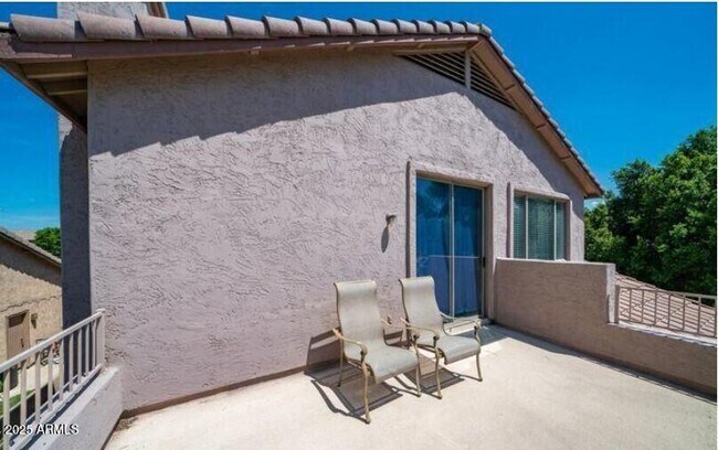 Building Photo - 3924 S Hollyhock Pl