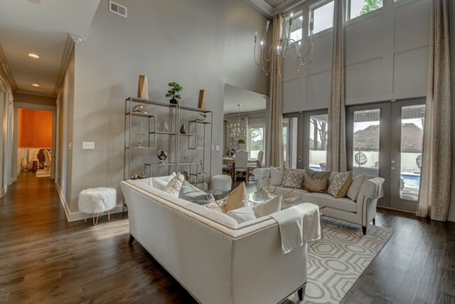 Building Photo - Winslow Cove Furnished Executive Estate with Pool