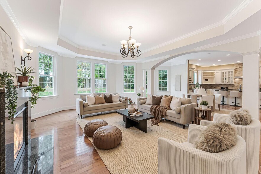 Building Photo - 829 Golden Arrow St