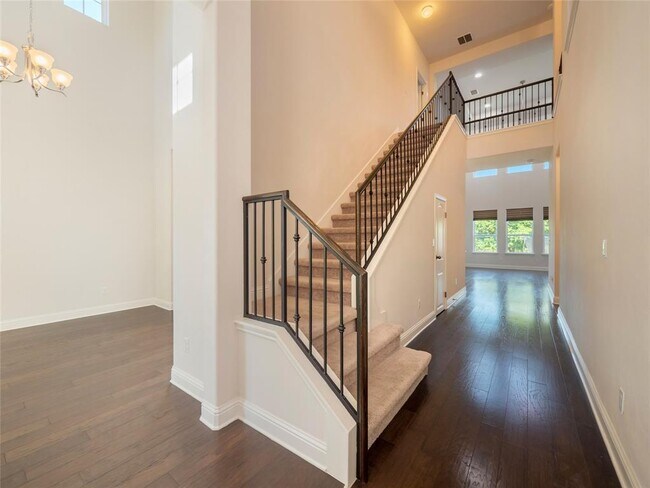Building Photo - 608 Cascada Lane