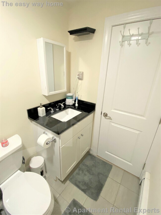 Building Photo - 6 Blair Pl