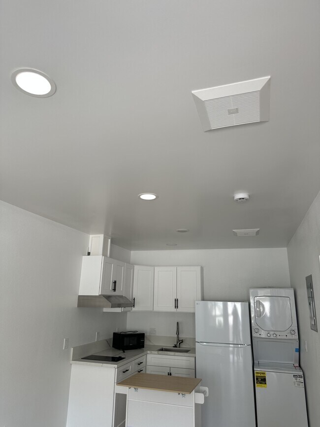 Building Photo - 14601 Lofty St