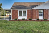 Building Photo - Beautifully Renovated Ranch Home in Kingsp...