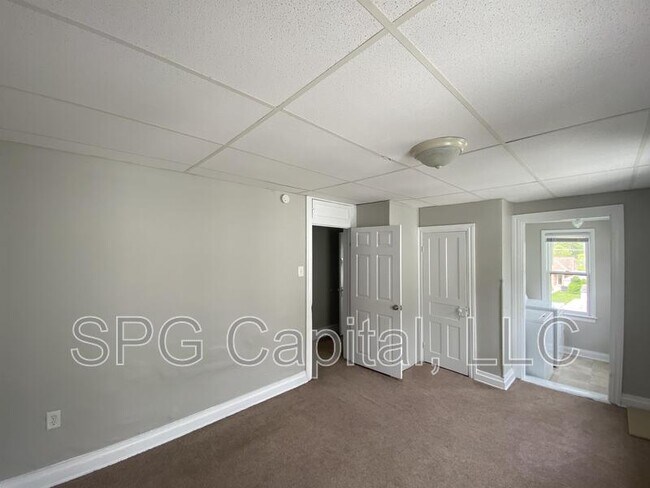 Building Photo - 422 Locust St