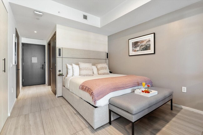 Building Photo - 398 NE 5th St