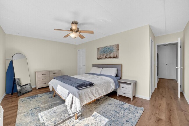 Building Photo - 130 Colonial Pkwy