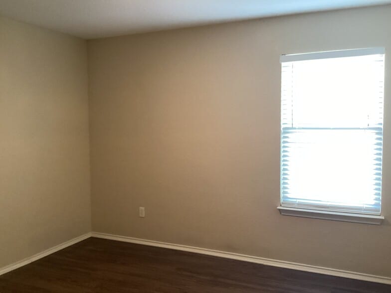 Building Photo - 113 Hays Forest Cv