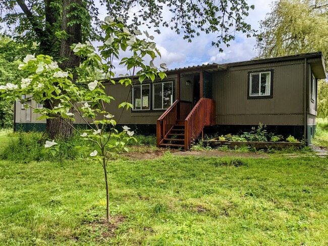 Primary Photo - 22655 Franklin Rd