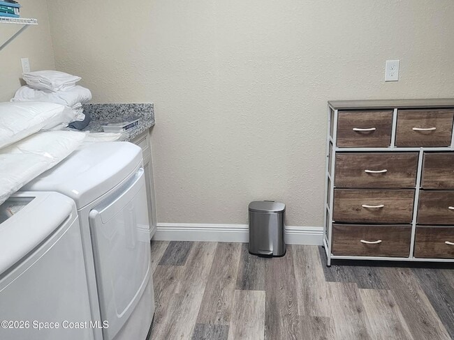 Building Photo - 410 4th St