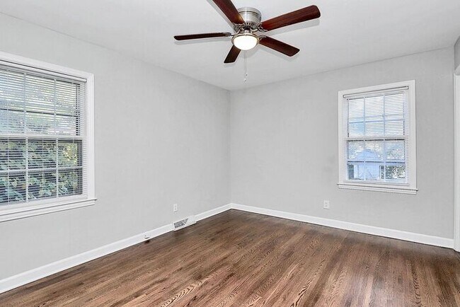 Building Photo - 3BD/2BA Ranch Home in Windsor Park!