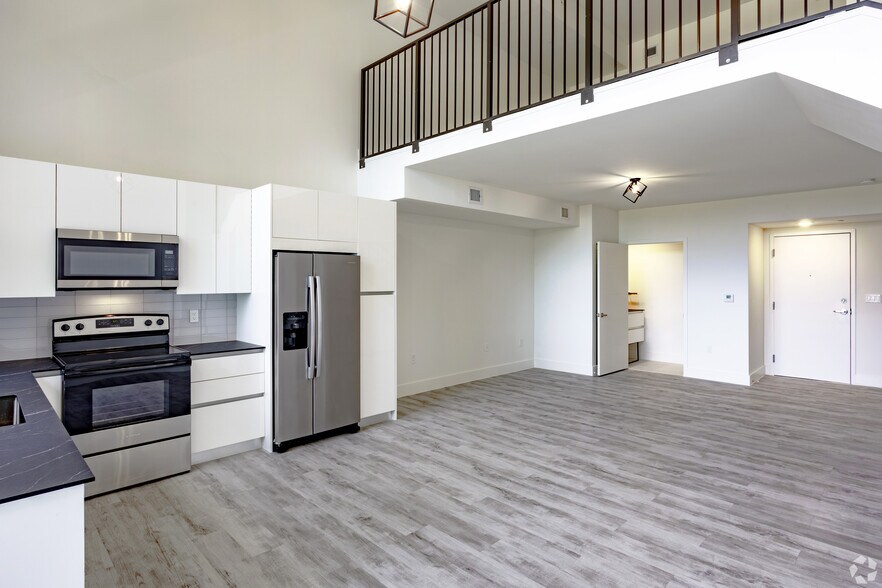 Building Photo - 4861 NW 8th Dr