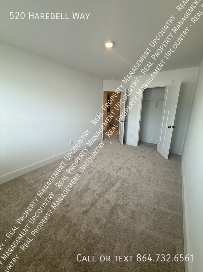 Building Photo - 520 Harebell Wy