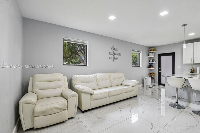 Building Photo - 1421 N 68th Ave
