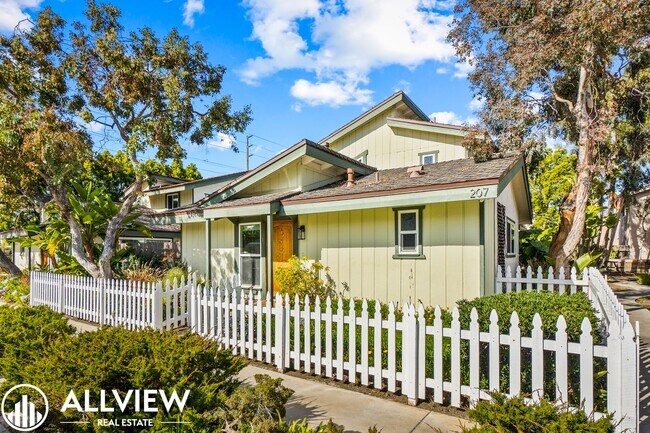 Building Photo - Large 1 Bed/1 Bath Available in Huntington...