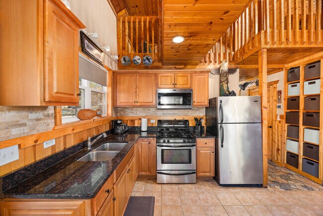 Building Photo - 3341 E 2059th Rd