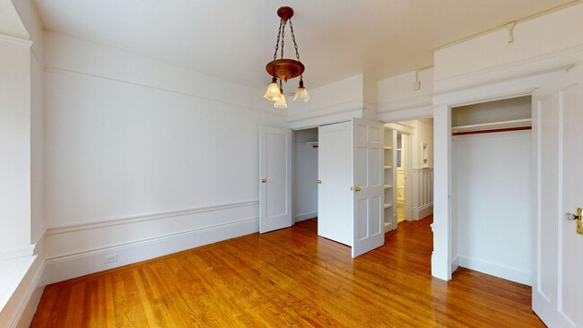 Building Photo - 254 Ivy St