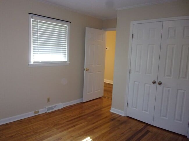 Building Photo - 3 Bedroom 2 Bath Beautifully Renovated Home in Lancaster