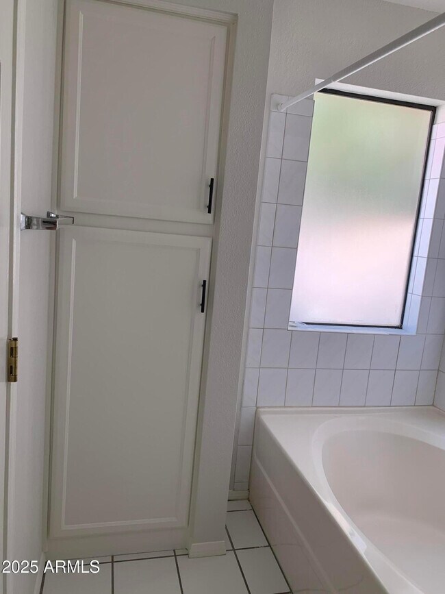 Building Photo - 15440 N 50th Pl