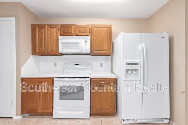 Building Photo - 541 N Granite St