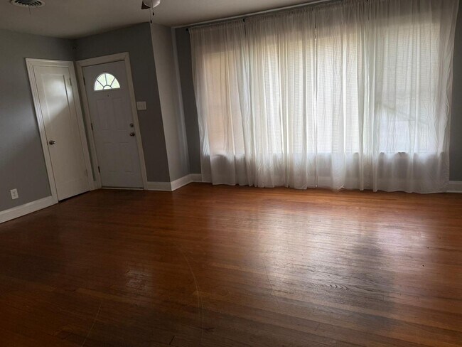 Building Photo - 3330 12th St