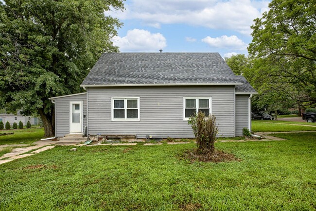 Building Photo - Cozy & Comfortable 2-Bedroom In Gretna!!