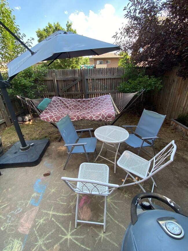 Building Photo - Bright & Lovely 3bd/2ba Townhouse in Mountain Shadows! AVAILABLE NOW