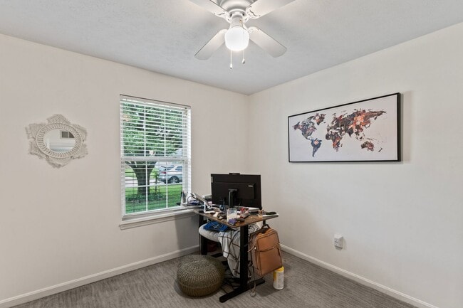 Building Photo - 3 Bedroom 1 1/2 Bath Home for Rent in Charlestown Indiana