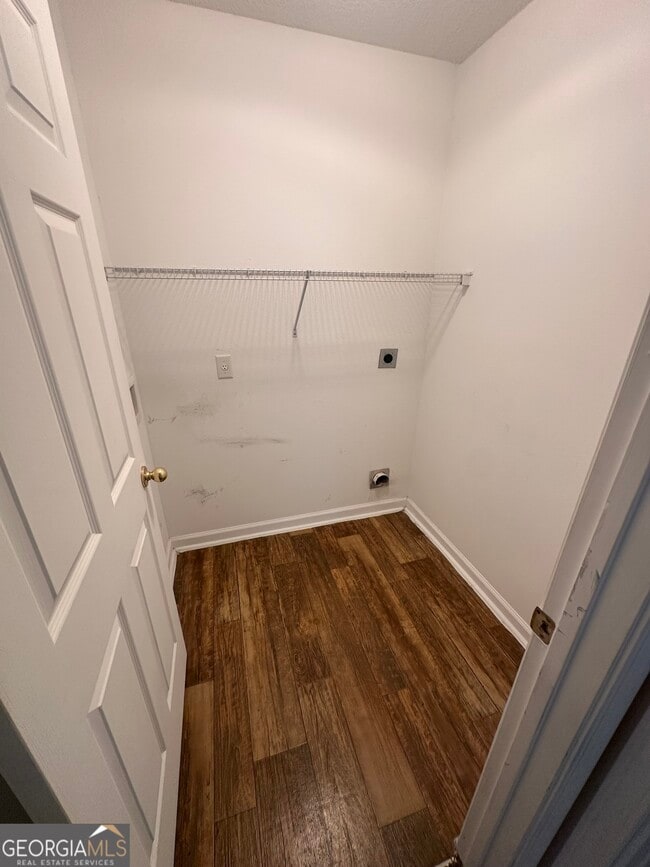 Building Photo - 409 E Lawnwood Ave