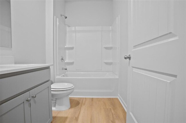 Building Photo - 136 Hampton Ter