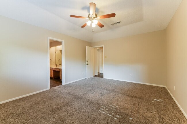 Building Photo - 23219 Timberbrook Dr