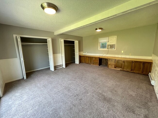 Building Photo - 509 Burlington Ave