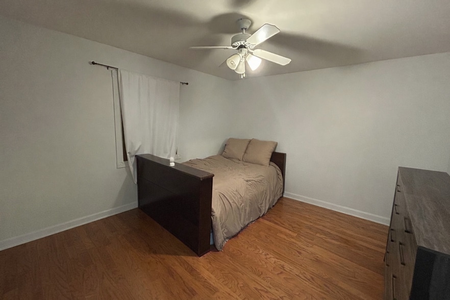 Building Photo - 479 Meadow Ln