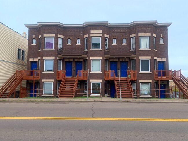 Building Photo - 122-126 W 4th